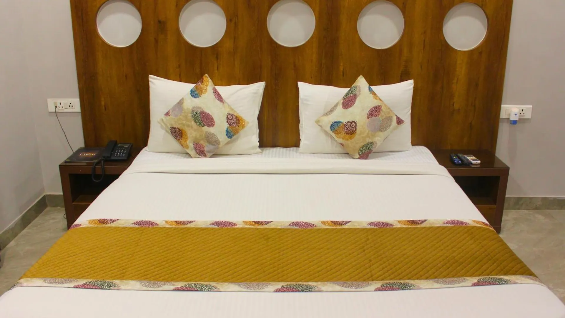 Hotel Cymbal -Sector 31 Gurgaon 3*,  India
